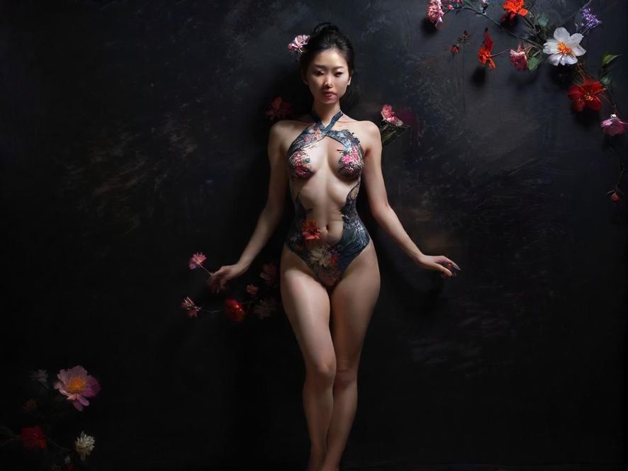 抽象风格的花朵排列，寓意丰富多彩的选择