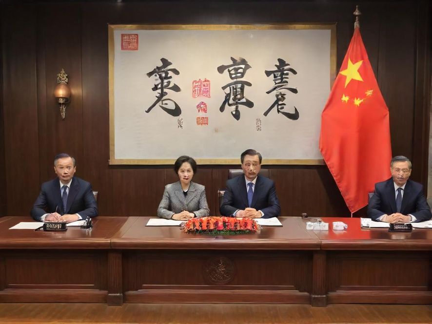 民治MM国际水会宽敞舒适的休闲区,配备柔软的沙发和温馨的灯光,是放松身心的理想场所